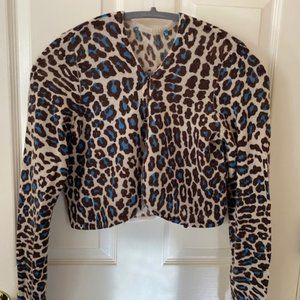 Cashmere short cropped sweater, buttoned